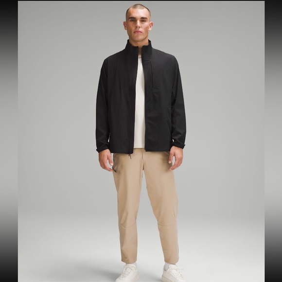 Lululemon Men’s “Sojourn Windbreaker” Jacket (L) *NEW SEASON* - Picture 1 of 16